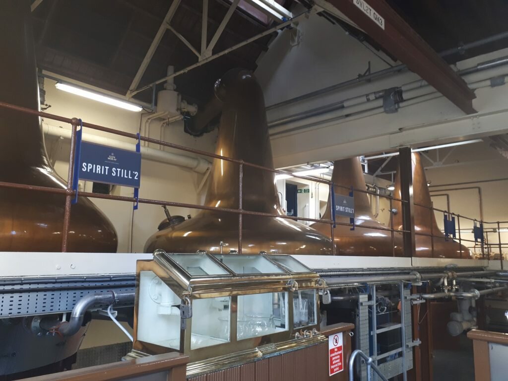 Перегонные кубы винокурни Glen Moray